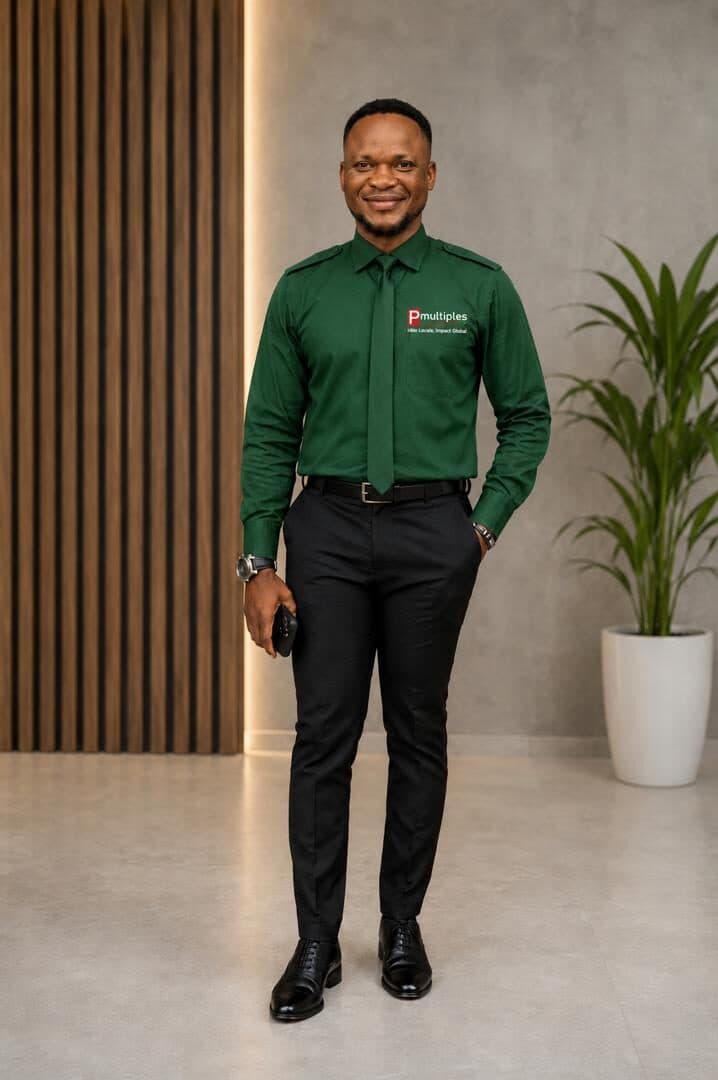 Conseiller Pmultiples Travels en uniforme